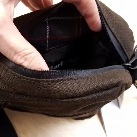 BARBOUR Mens Field Wax Crossbody Bag Olive Black